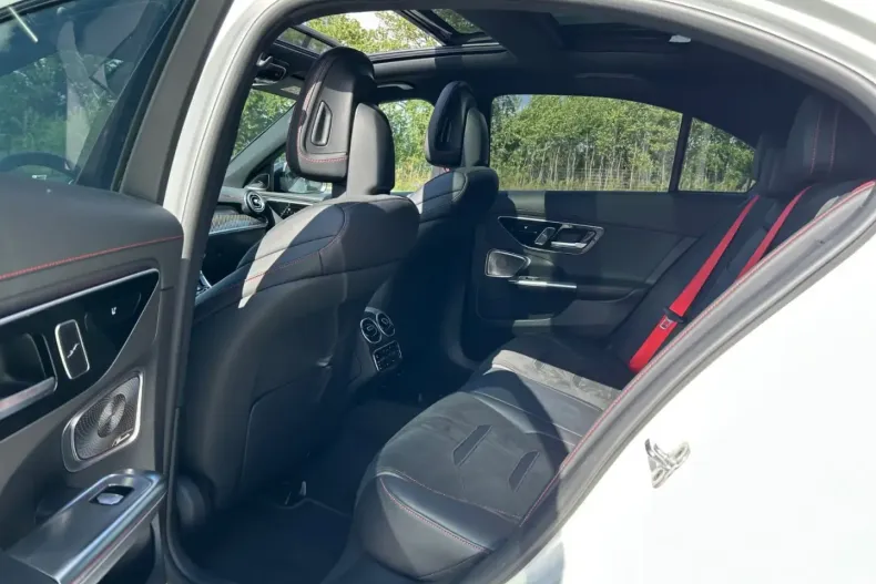 Mercedes-Benz C 43 AMG din 2024 cu 32.601 km - oferta MER108010 - foto 18