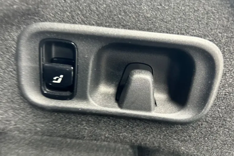 Mercedes-Benz C 220 din 2023 cu 65.103 km - oferta MER108013 - foto 18