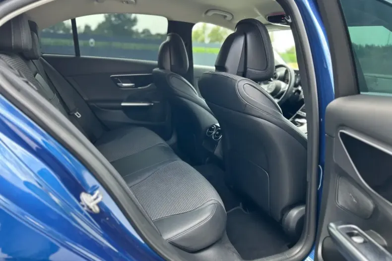 Mercedes-Benz C 220 din 2023 cu 65.103 km - oferta MER108013 - foto 19