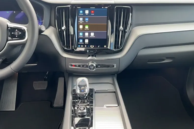 Volvo XC60 din 2024 cu 15.200 km - oferta VOL108014 - foto 11