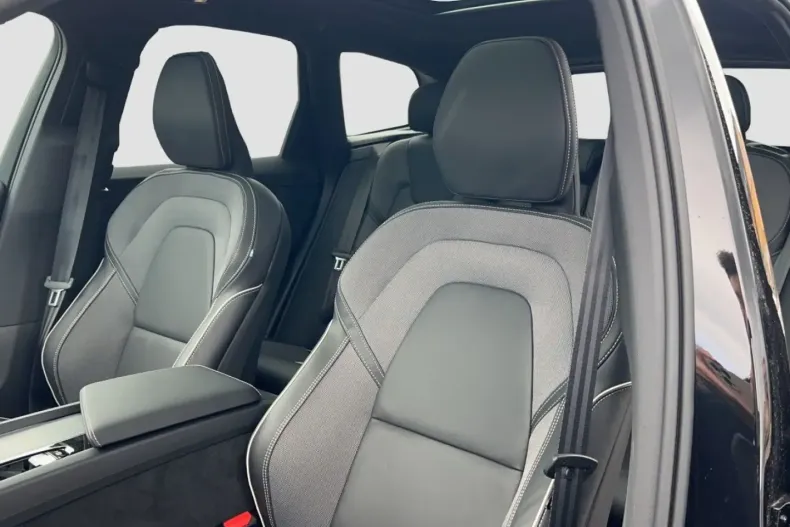 Volvo XC60 din 2024 cu 15.200 km - oferta VOL108014 - foto 13