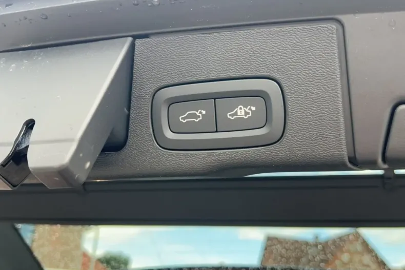 Volvo XC60 din 2024 cu 15.200 km - oferta VOL108014 - foto 17