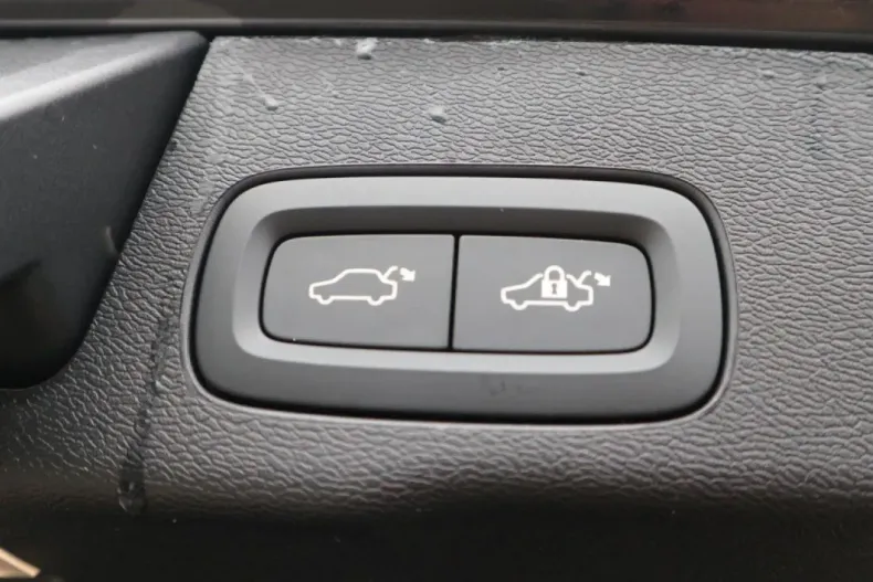 Volvo XC60 din 2024 cu 15.200 km - oferta VOL108014 - foto 19