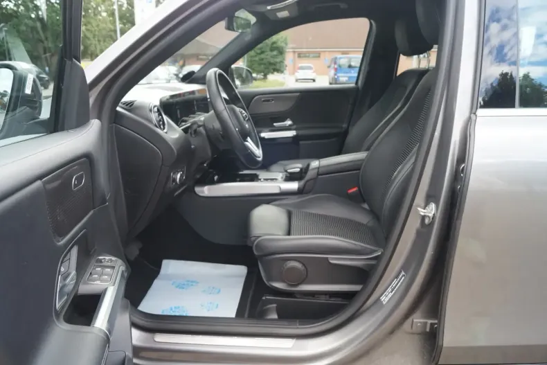 Mercedes-Benz GLB 220 din 2022 cu 34.000 km - oferta MER108015 - foto 9