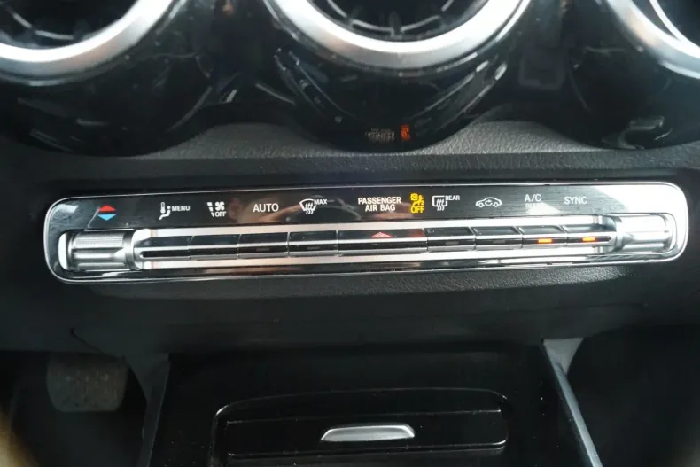 Mercedes-Benz GLB 220 din 2022 cu 34.000 km - oferta MER108015 - foto 23