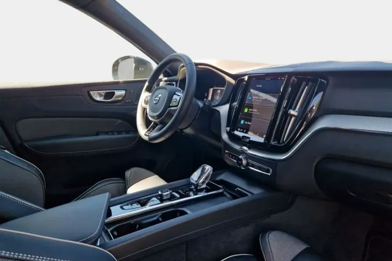 Volvo XC60 din 2024 cu 33.981 km - oferta VOL108016 - foto 16