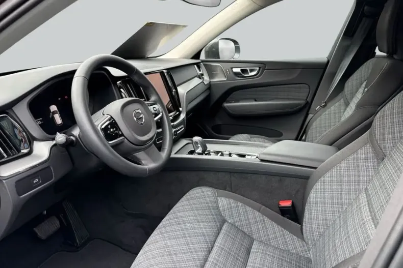 Volvo XC60 din 2024 cu 7.824 km - oferta VOL108017 - foto 9