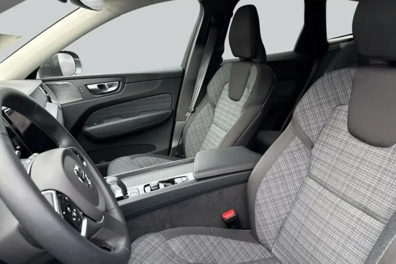 Volvo XC60 din 2024 cu 7.824 km - oferta VOL108017 - foto 10