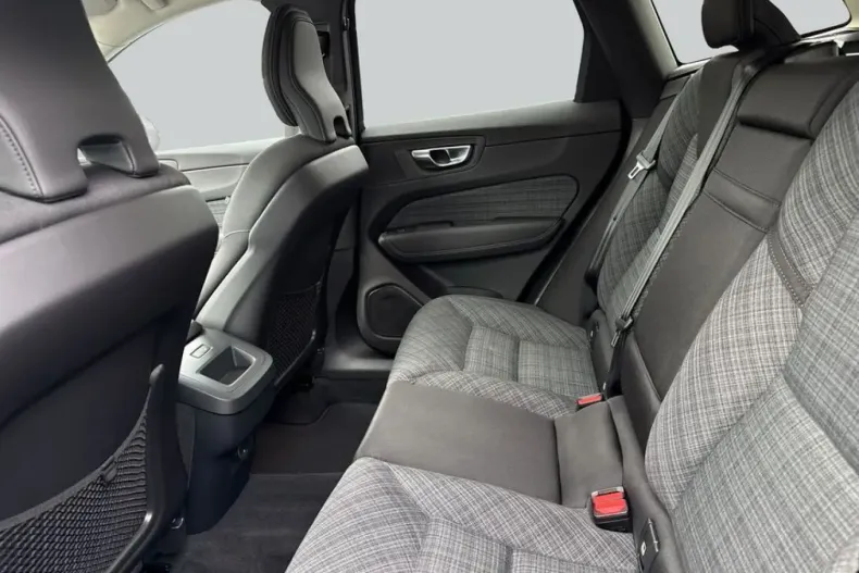 Volvo XC60 din 2024 cu 7.824 km - oferta VOL108017 - foto 11