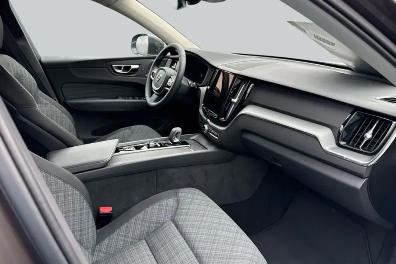 Volvo XC60 din 2024 cu 7.824 km - oferta VOL108017 - foto 12