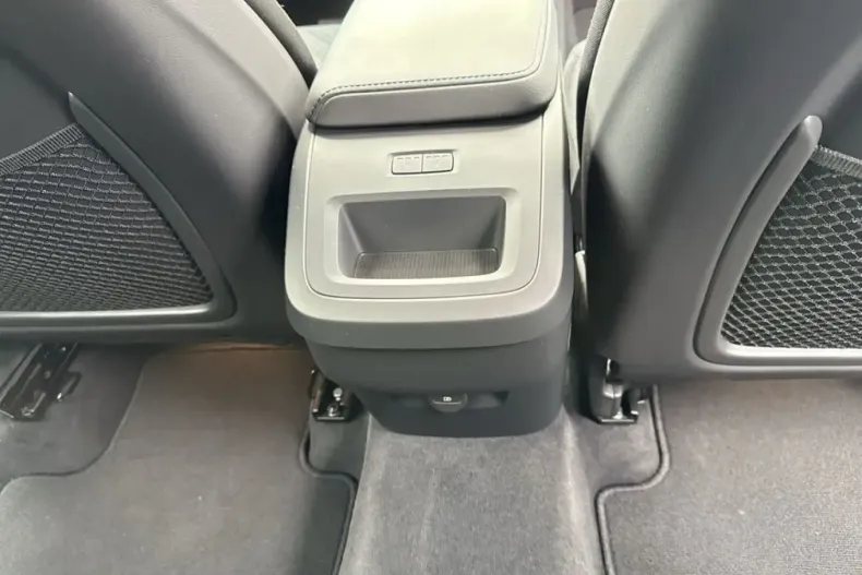 Volvo XC60 din 2024 cu 7.824 km - oferta VOL108017 - foto 21