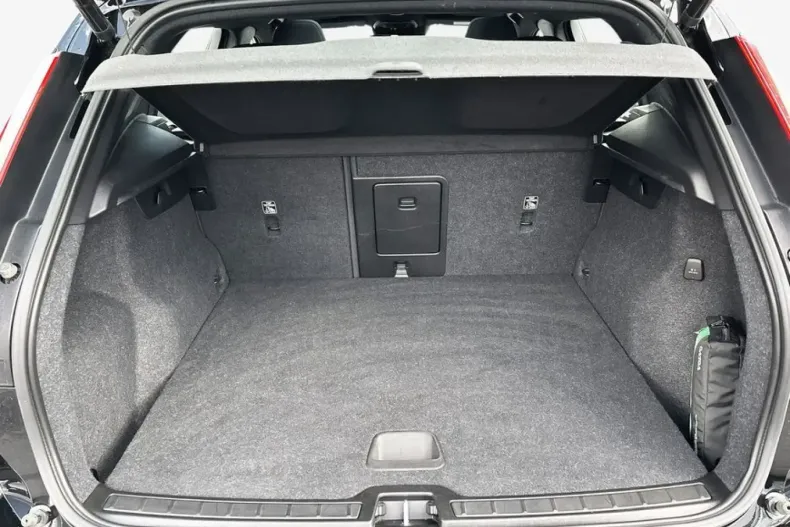 Volvo XC40 din 2022 cu 25.691 km - oferta VOL108018 - foto 9