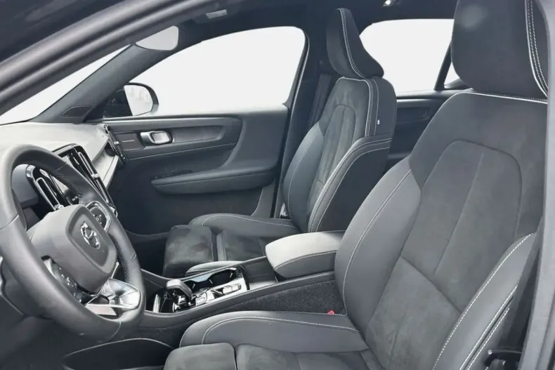 Volvo XC40 din 2022 cu 25.691 km - oferta VOL108018 - foto 11