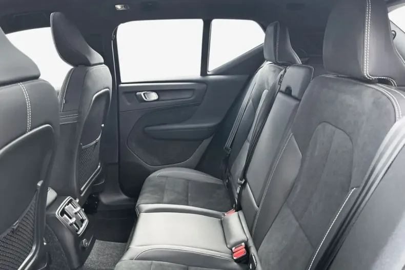 Volvo XC40 din 2022 cu 25.691 km - oferta VOL108018 - foto 12