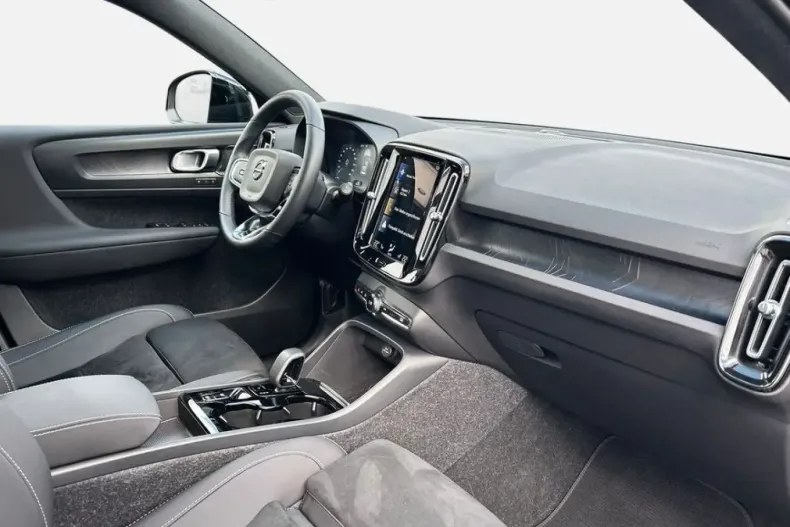 Volvo XC40 din 2022 cu 25.691 km - oferta VOL108018 - foto 16