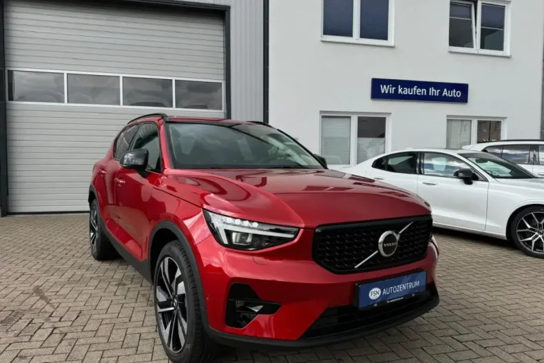 Volvo XC40 din 2024 cu 11.243 km - oferta VOL108019 - foto 1