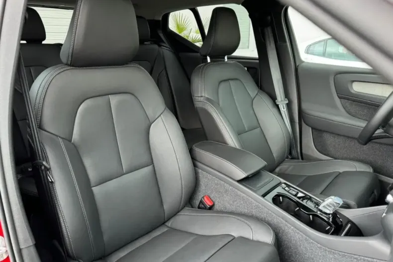 Volvo XC40 din 2024 cu 11.243 km - oferta VOL108019 - foto 10