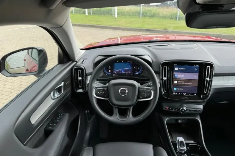 Volvo XC40 din 2024 cu 11.243 km - oferta VOL108019 - foto 14