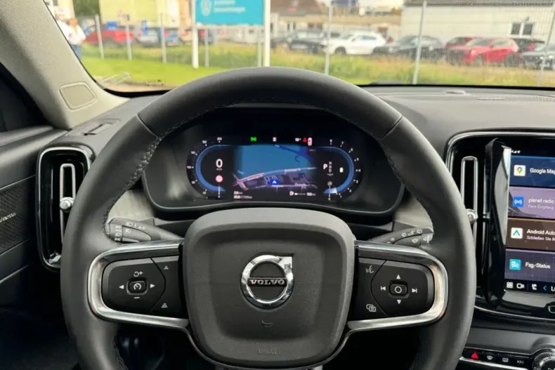Volvo XC40 din 2024 cu 11.243 km - oferta VOL108019 - foto 15