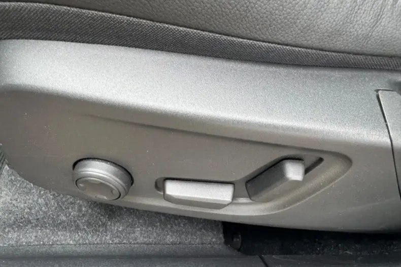 Volvo XC40 din 2024 cu 11.243 km - oferta VOL108019 - foto 19