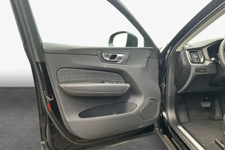 Volvo XC60 din 2024 cu 23.877 km - oferta VOL108021 - foto 20