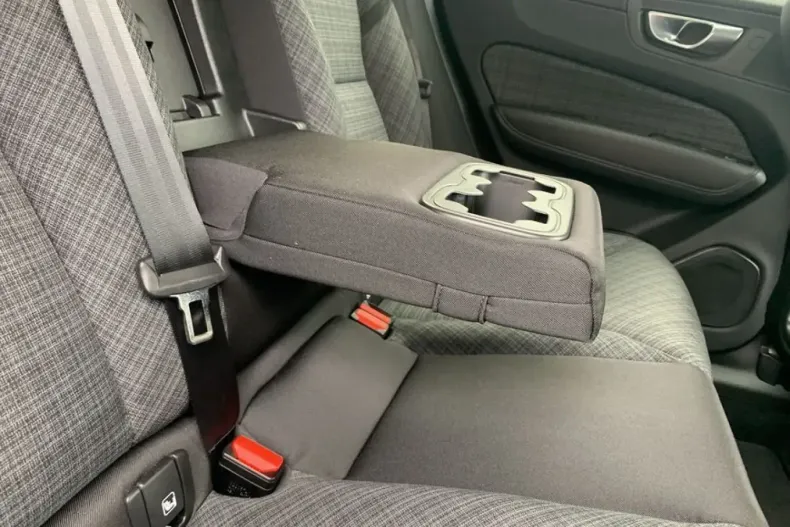 Volvo XC60 din 2024 cu 23.877 km - oferta VOL108021 - foto 21