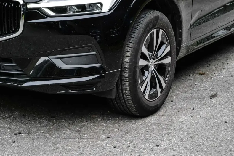 Volvo XC60 din 2020 cu 37.148 km - oferta VOL108022 - foto 3