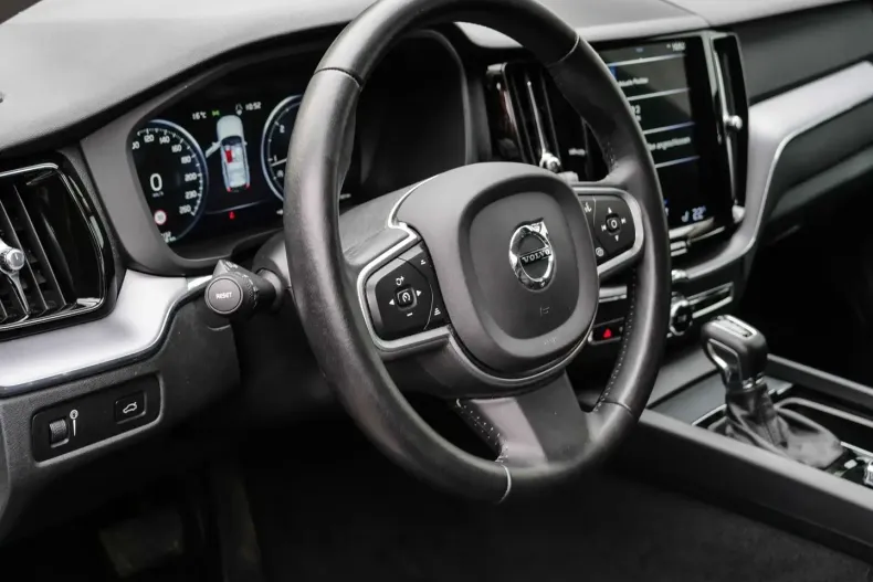 Volvo XC60 din 2020 cu 37.148 km - oferta VOL108022 - foto 5