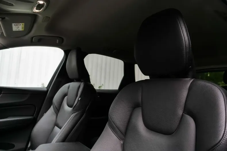 Volvo XC60 din 2020 cu 37.148 km - oferta VOL108022 - foto 7