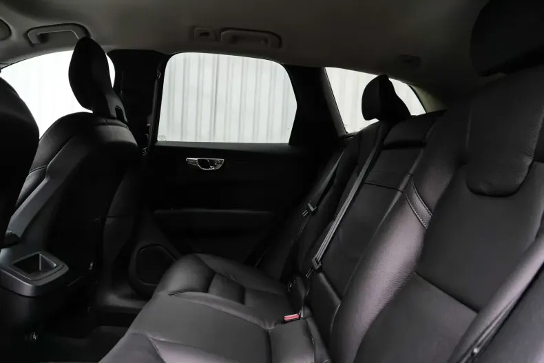 Volvo XC60 din 2020 cu 37.148 km - oferta VOL108022 - foto 8