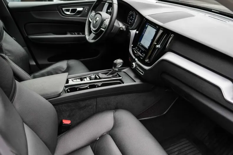 Volvo XC60 din 2020 cu 37.148 km - oferta VOL108022 - foto 12