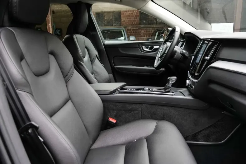 Volvo XC60 din 2020 cu 37.148 km - oferta VOL108022 - foto 13