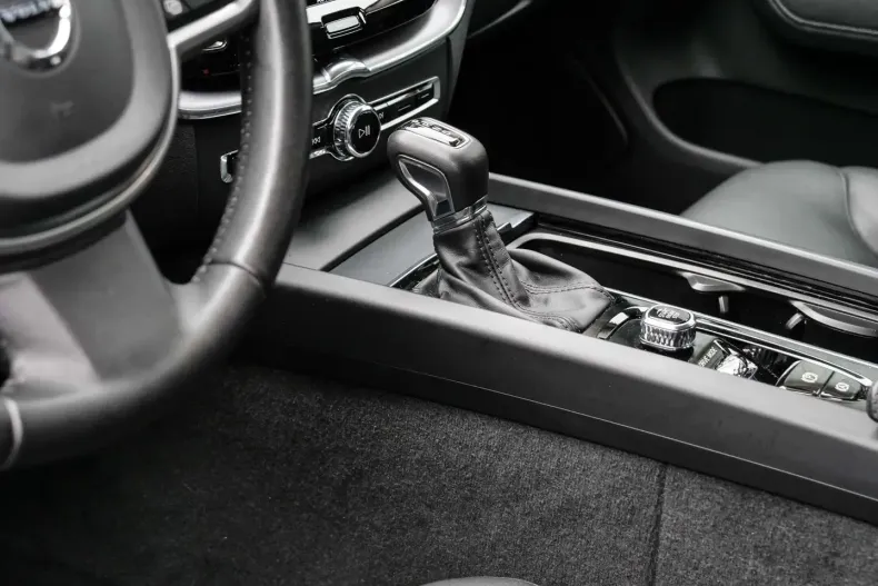 Volvo XC60 din 2020 cu 37.148 km - oferta VOL108022 - foto 15