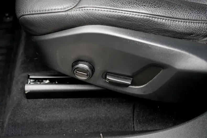 Volvo XC60 din 2020 cu 37.148 km - oferta VOL108022 - foto 16