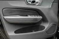 Volvo XC60 din 2020 cu 37.148 km - oferta VOL108022 - foto 17