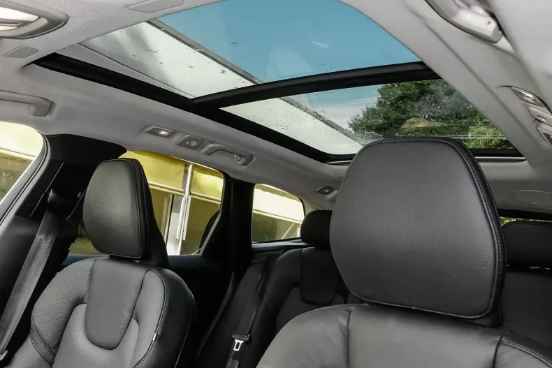 Volvo XC60 din 2023 cu 16.140 km - oferta VOL108024 - foto 4