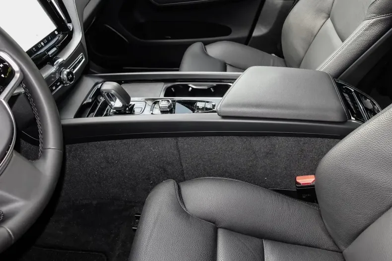 Volvo XC60 din 2023 cu 16.140 km - oferta VOL108024 - foto 12