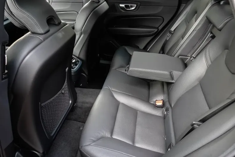 Volvo XC60 din 2023 cu 16.140 km - oferta VOL108024 - foto 14