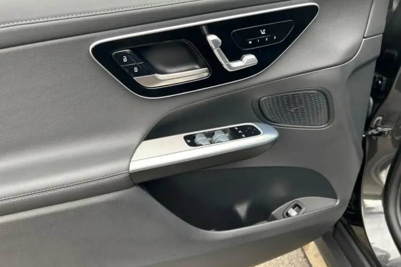 Mercedes-Benz GLC 300 din 2023 cu 53.145 km - oferta MER108030 - foto 7