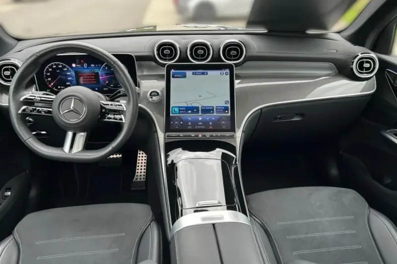 Mercedes-Benz GLC 300 din 2023 cu 53.145 km - oferta MER108030 - foto 12