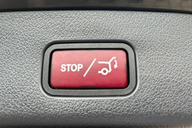 Mercedes-Benz GLC 300 din 2023 cu 53.145 km - oferta MER108030 - foto 17