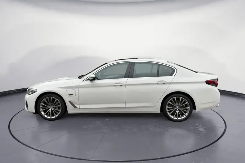 BMW 545 din 2023 cu 71.643 km - oferta BMW108034 - foto 2