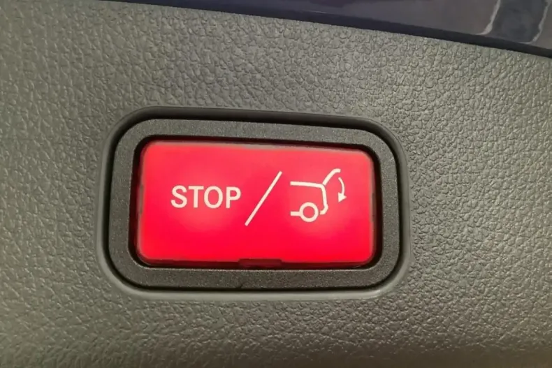 Mercedes-Benz GLC 220 din 2024 cu 16.000 km - oferta MER108035 - foto 18