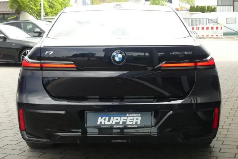 BMW i7 din 2024 cu 12.520 km - oferta BMW108044 - foto 4