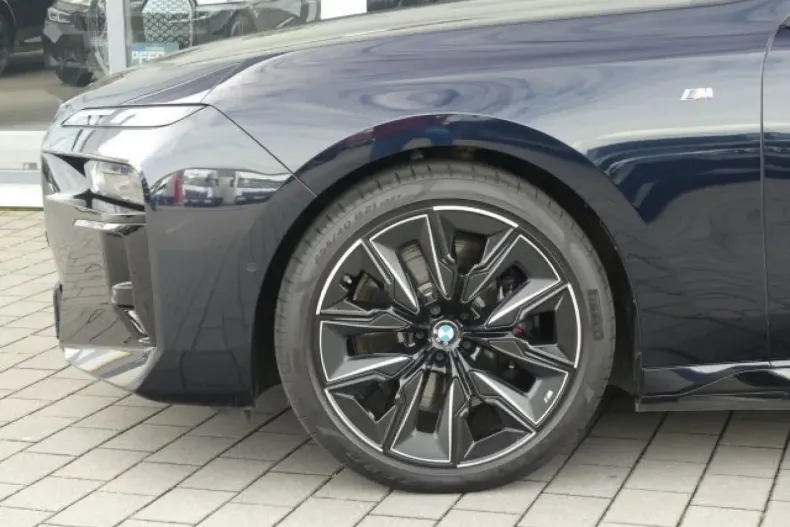 BMW i7 din 2024 cu 12.520 km - oferta BMW108044 - foto 6