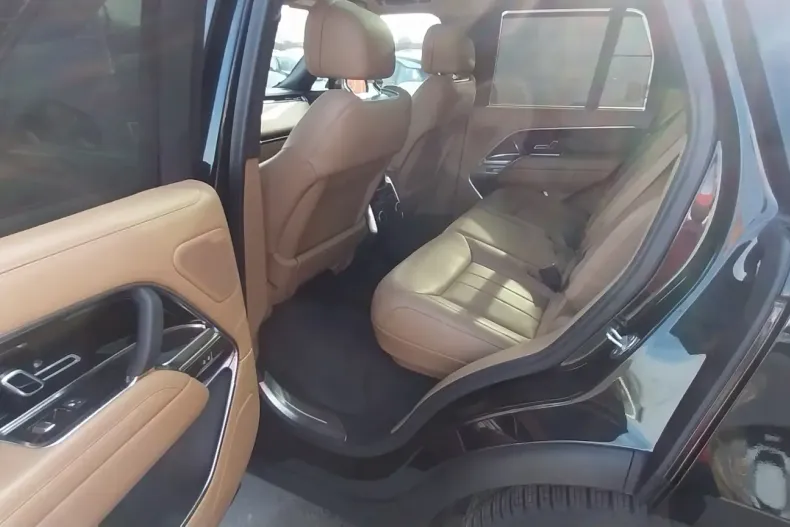 Land Rover Range Rover din 2023 cu 20.917 km - oferta LAN108062 - foto 9