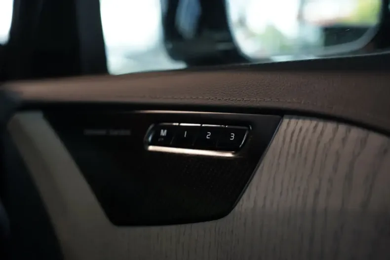 Volvo XC90 din 2023 cu 20.000 km - oferta VOL108064 - foto 13