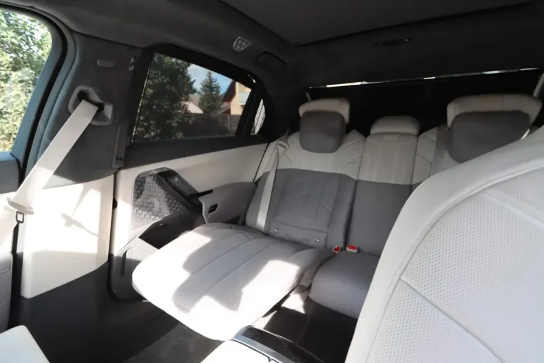 BMW 740 din 2025 cu 4.500 km - oferta BMW108087 - foto 6