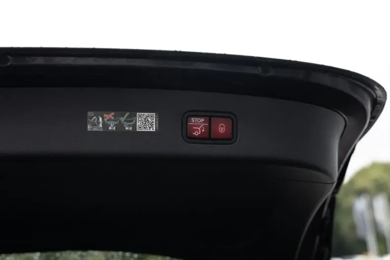 Mercedes-Benz GLC 400 din 2024 cu 41.840 km - oferta MER108107 - foto 7