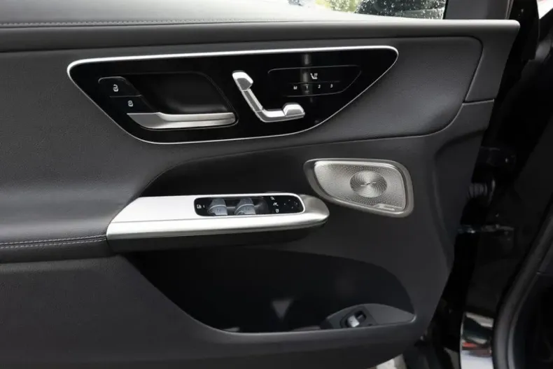 Mercedes-Benz GLC 400 din 2024 cu 41.840 km - oferta MER108107 - foto 22